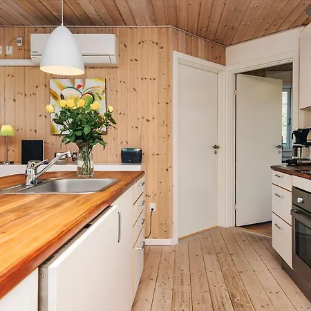 Hébergement de vacances 4 Star In Give