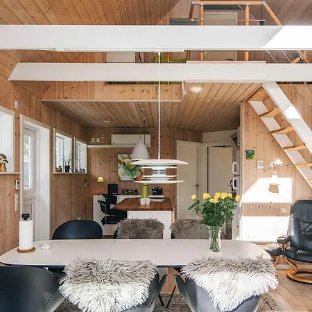Feriehus 4 Star In Give