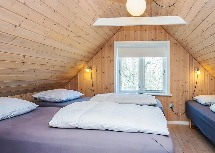 4 Star In Holiday home Give